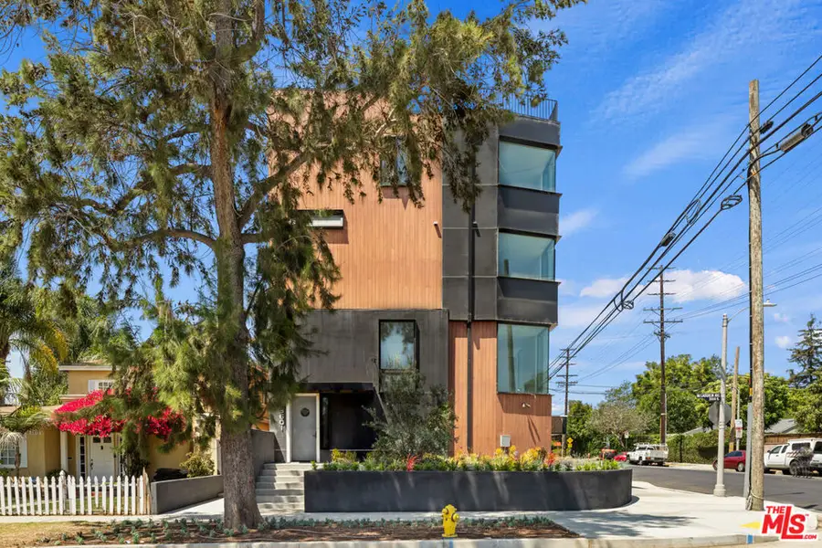 11702 Charnock Road, Los Angeles, CA 90066 - Image #2