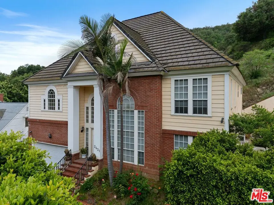 2431 Benedict Canyon Drive, Beverly Hills, CA 90210 - Image #1