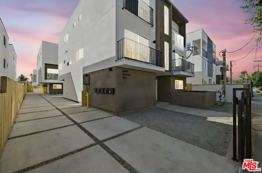 5651 Case Avenue, North Hollywood, CA 91601 - Image #2