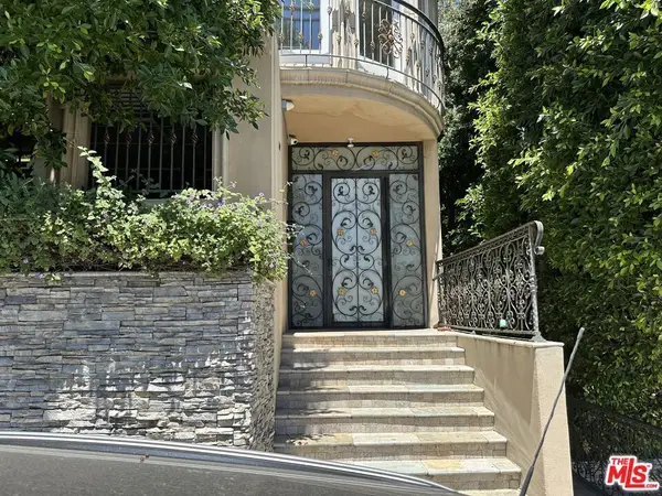 3401 Barham Boulevard #3, Los Angeles, CA 90068