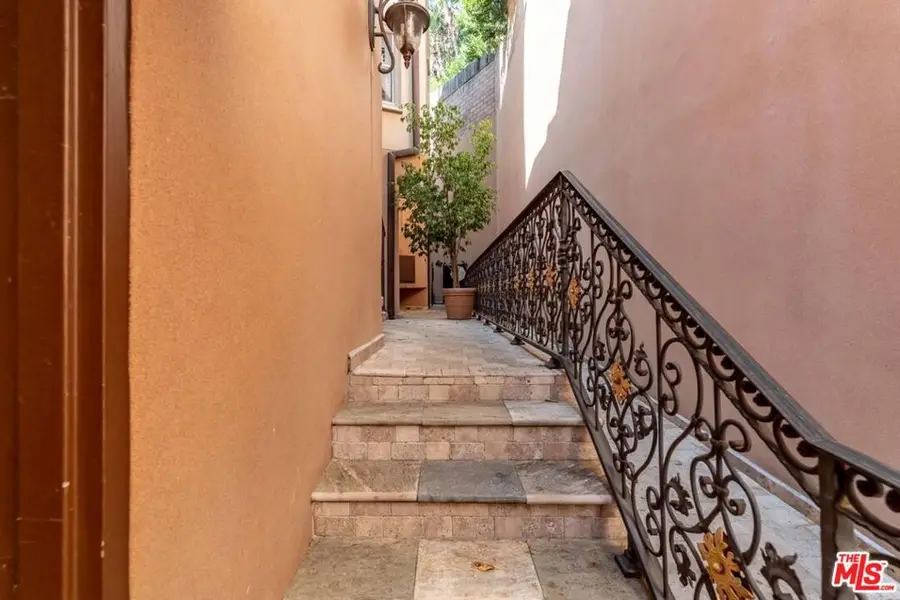 3401 Barham Boulevard #3, Los Angeles, CA 90068 - Image #3