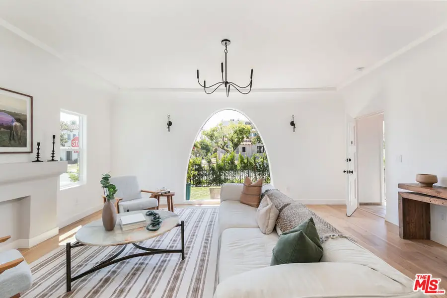 1570 S Hayworth Avenue, Los Angeles, CA 90035 - Image #2