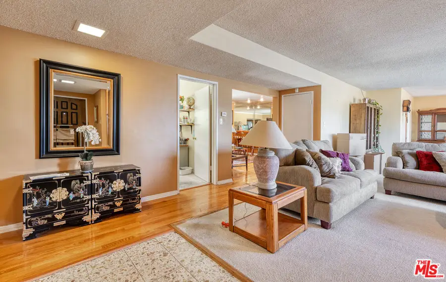 5420 S Holt Avenue, Los Angeles, CA 90056 - Image #3