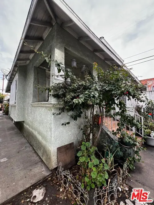 315 W 47th Street, Los Angeles, CA 90037 - Image #2