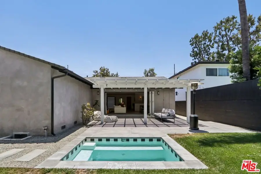 13117 Magnolia Boulevard, Sherman Oaks, CA 91423 - Image #2