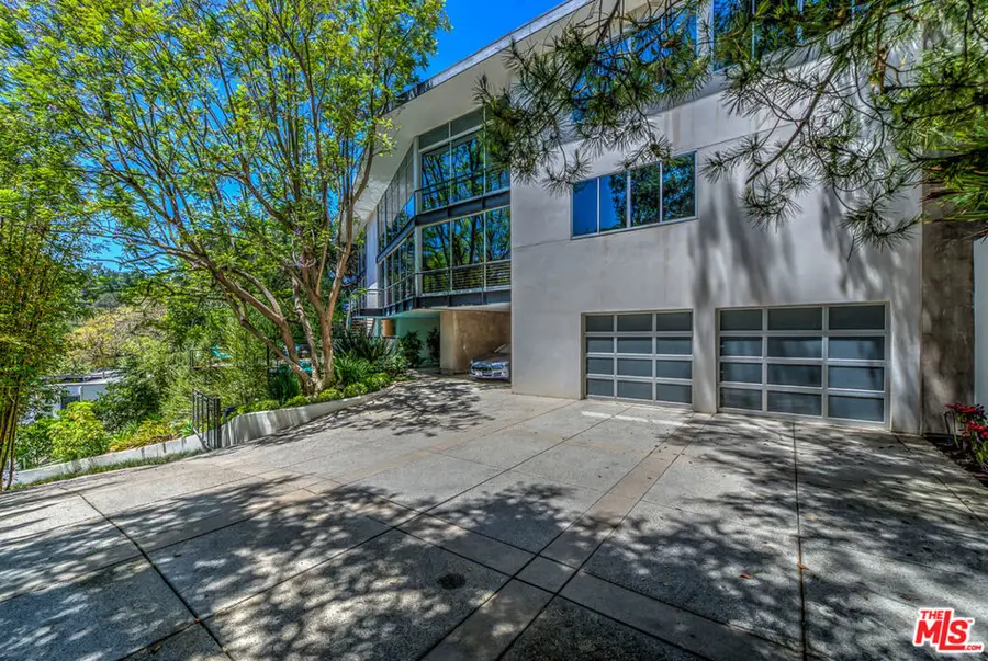 2207 Bowmont Drive, Beverly Hills, CA 90210 - Image #2