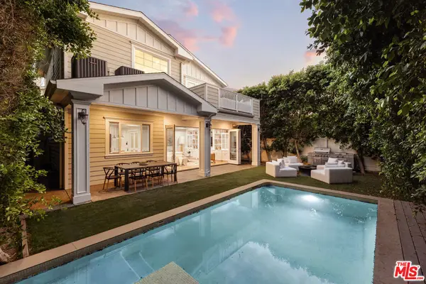 15123 Camarillo Street, Sherman Oaks, CA 91403