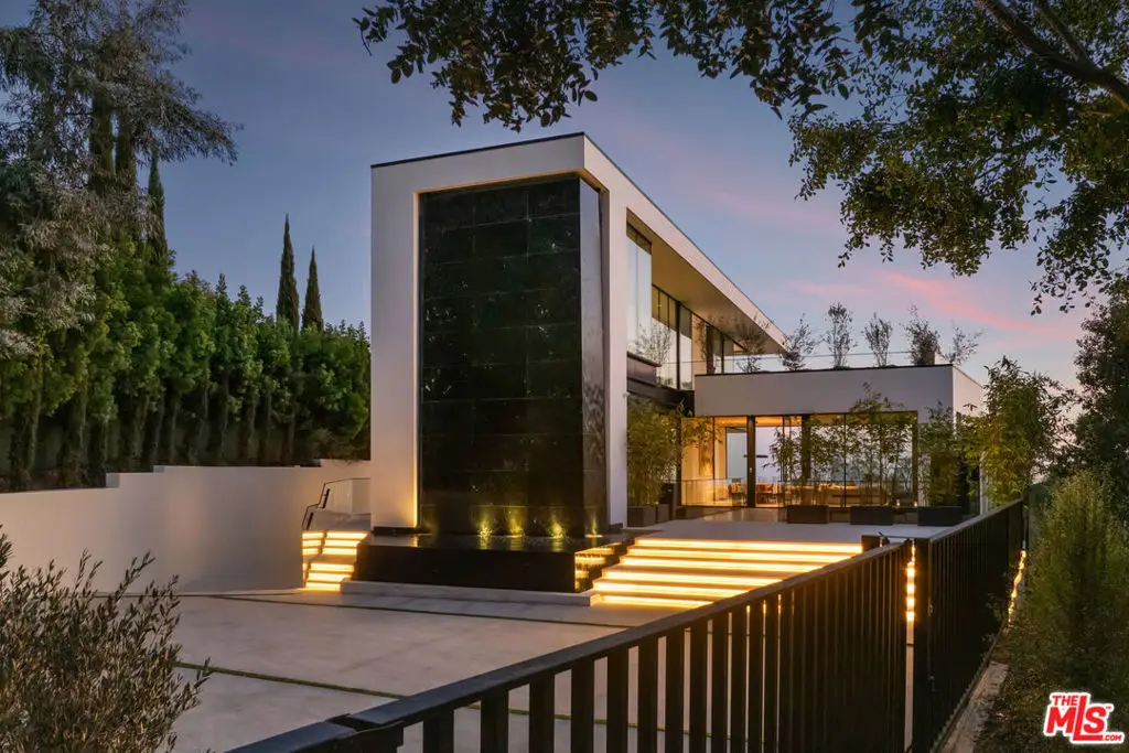 1210 Laurel Way, Beverly Hills, CA 90210 - #1