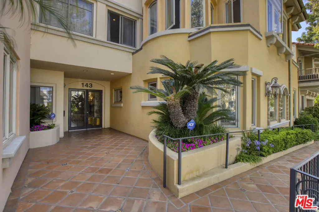 143 N Arnaz Drive #204, Beverly Hills, CA 90211 - Image #1