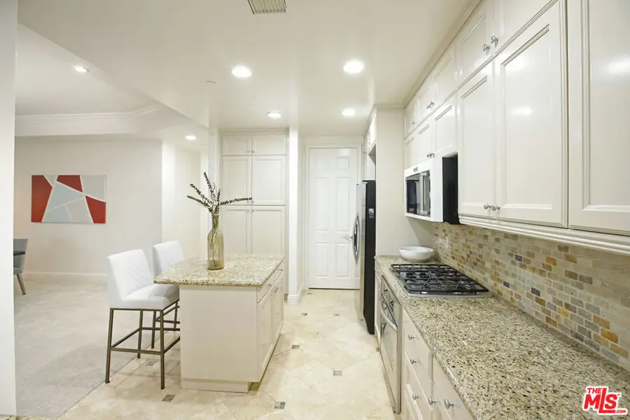 143 N Arnaz Drive #204, Beverly Hills, CA 90211 - Image #3