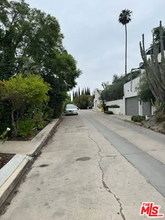 2266 Ronda Vista Drive, Los Angeles, CA 90027 - Image #2