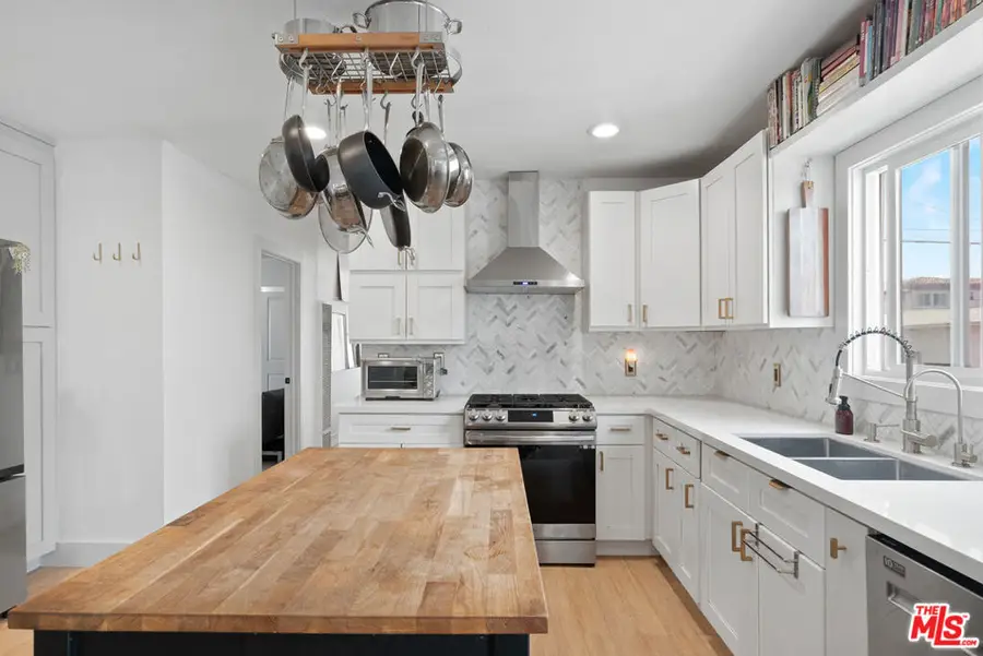 4009 3rd Avenue, Los Angeles, CA 90008 - Image #3