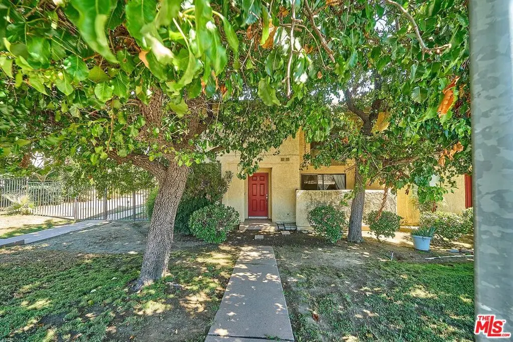 20807 Roscoe Boulevard #1, Winnetka, CA 91306 - Image #1