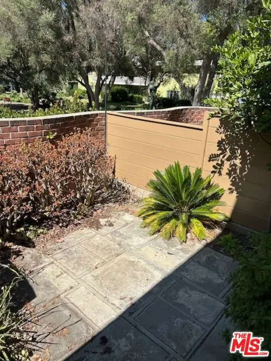 5198 1/2 Village, Los Angeles, CA 90016 - Image #3