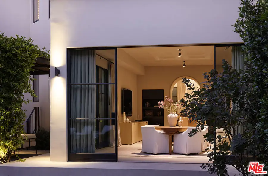 2401 Nottingham Avenue, Los Angeles, CA 90027 - Image #3