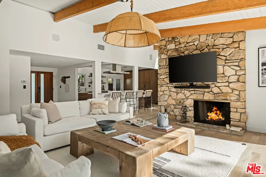 5831 Elba Place, Woodland Hills, CA 91367 - Image #2