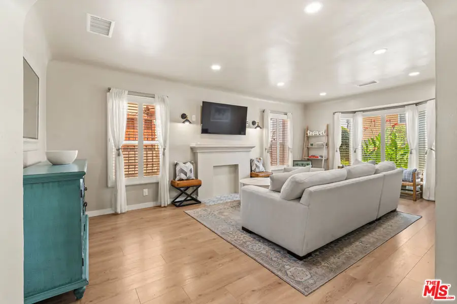 8229 S Mariposa Avenue, Los Angeles, CA 90044 - Image #3