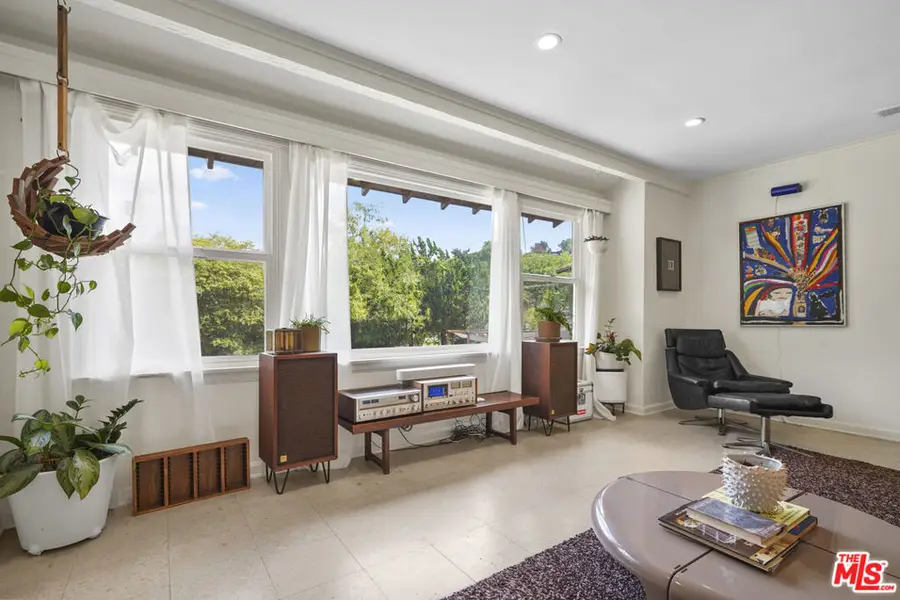 9747 Haines Canyon Avenue, Tujunga, CA 91042 - Image #3