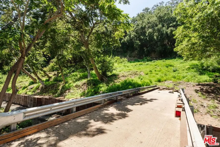 639 Hightree Road, Santa Monica, CA 90402 - Image #2