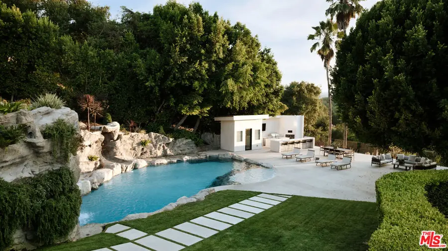 9694 Oak Pass Road, Beverly Hills, CA 90210 - Image #2