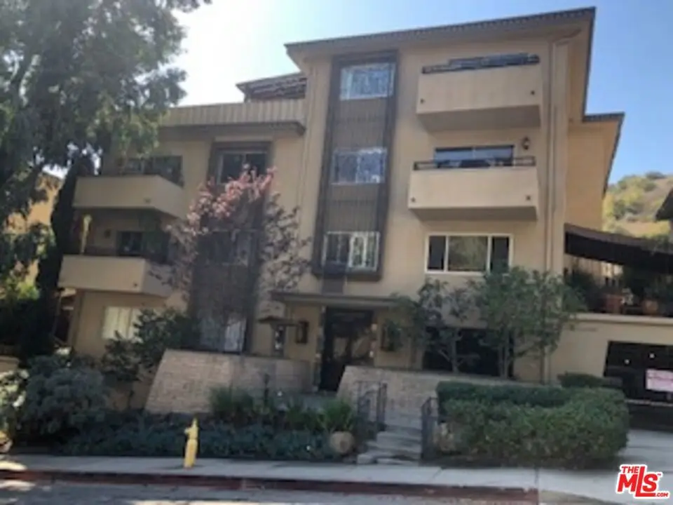 6724 Hillpark Drive #201, Los Angeles, CA 90068 - Image #1