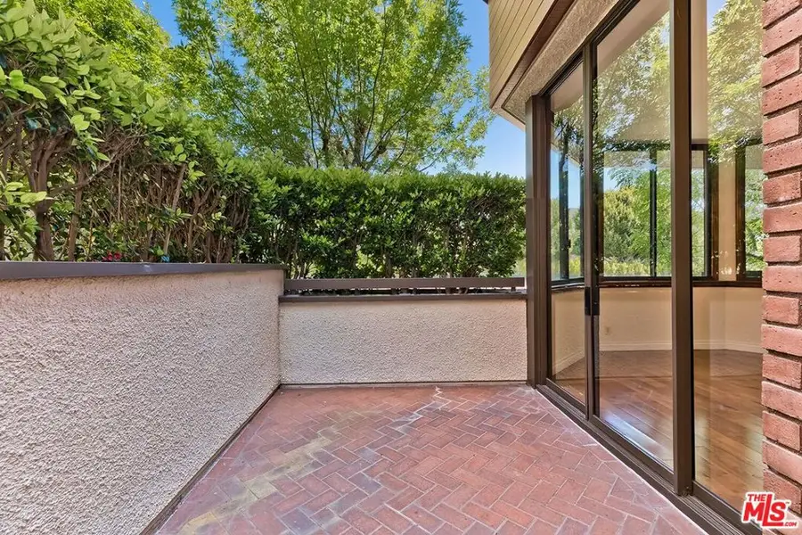 300 N Swall Drive #106, Beverly Hills, CA 90211 - Image #3
