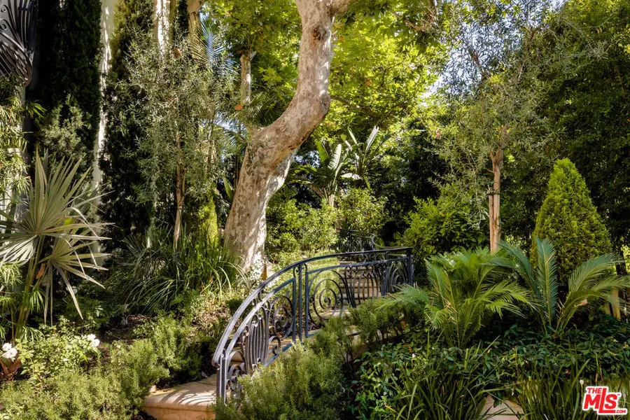 1350 Benedict Canyon Drive, Beverly Hills, CA 90210 - Image #2