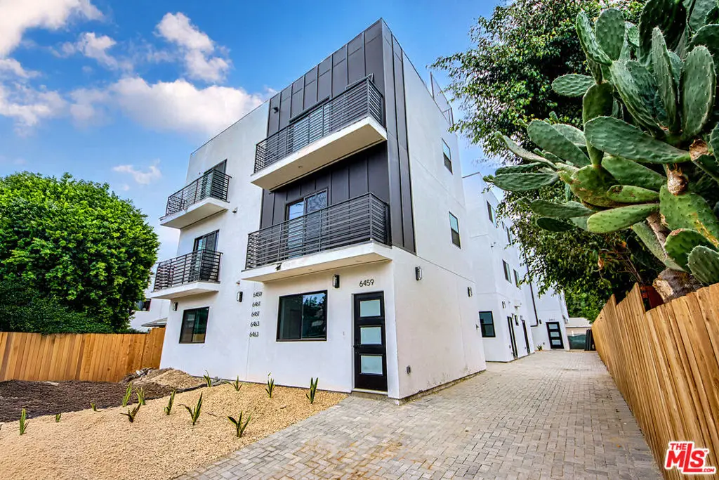 6461 Woodley Avenue, Van Nuys, CA 91406 - Image #1