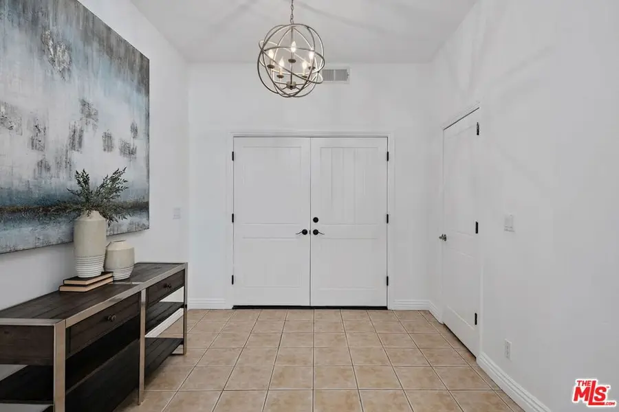 4745 Caritina Drive, Tarzana, CA 91356 - Image #3