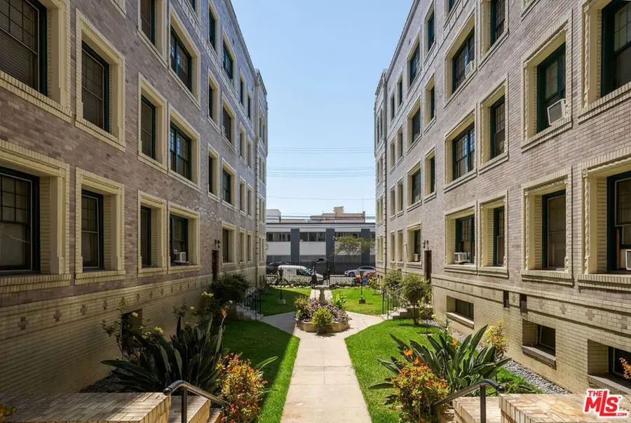 2121 James M Wood Boulevard #415, Los Angeles, CA 90006 - Image #2