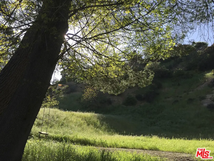 8813 Wonderland Avenue, Los Angeles, CA 90046 - Image #3