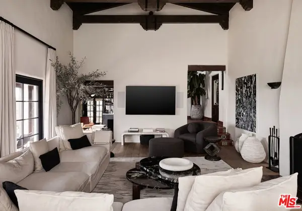 7902 Fareholm Drive, Los Angeles, CA 90046