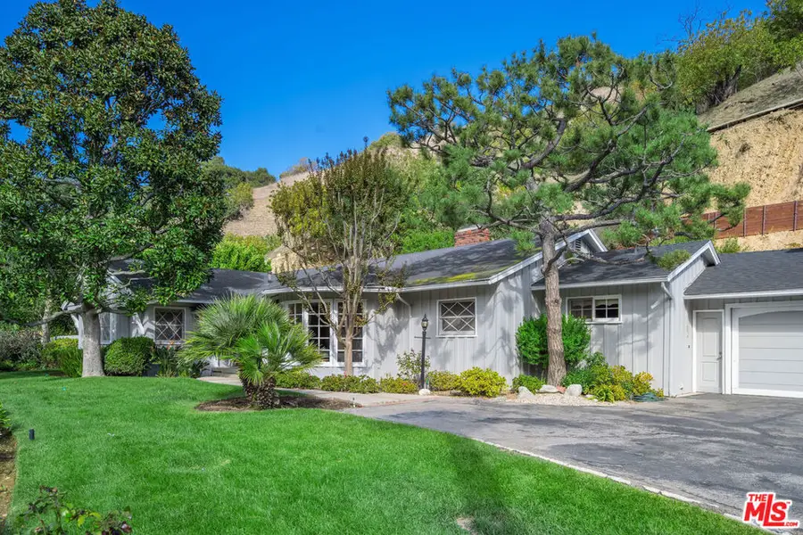 3520 Longridge Avenue, Sherman Oaks, CA 91423 - Image #2