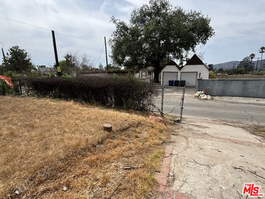 255 W Poppyfields Drive, Altadena, CA 91001 - Image #3