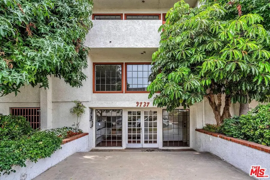9737 Charnock Avenue #4, Los Angeles, CA 90034 - Image #2