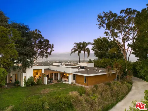 11531 Amanda Drive, Studio City, CA 91604