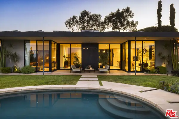 3306 Deronda Drive, Los Angeles, CA 90068