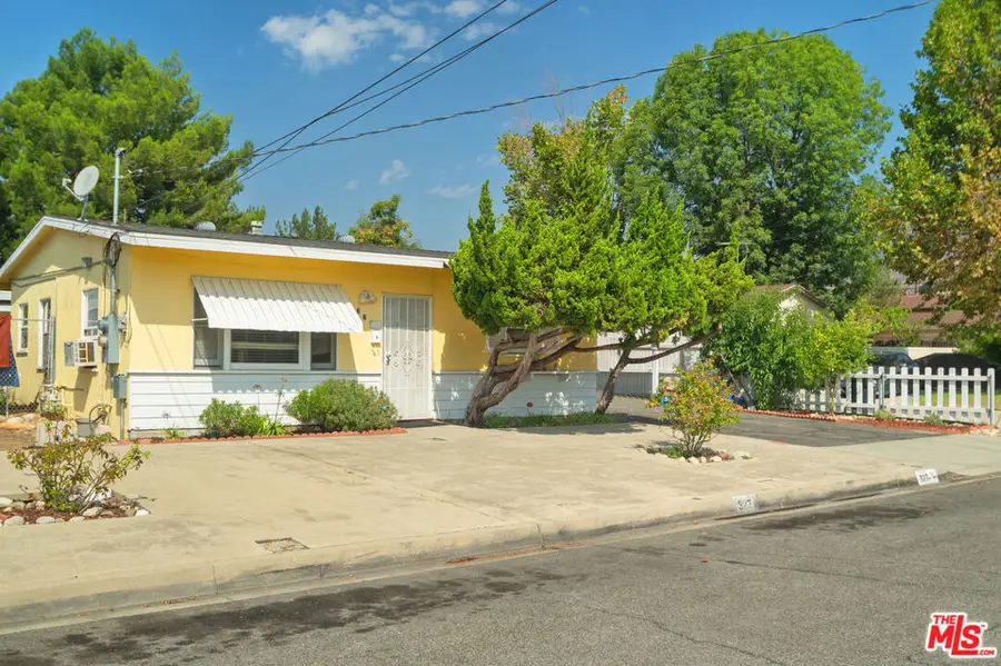 327 S Lincoln Place, Monrovia, CA 91016 - Image #2