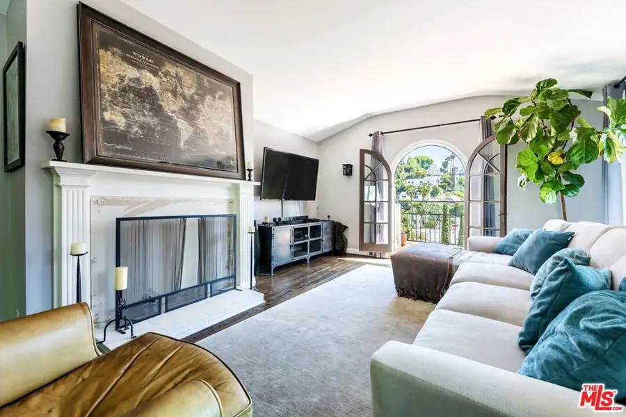 6919 Camrose Drive, Los Angeles, CA 90068 - Image #2