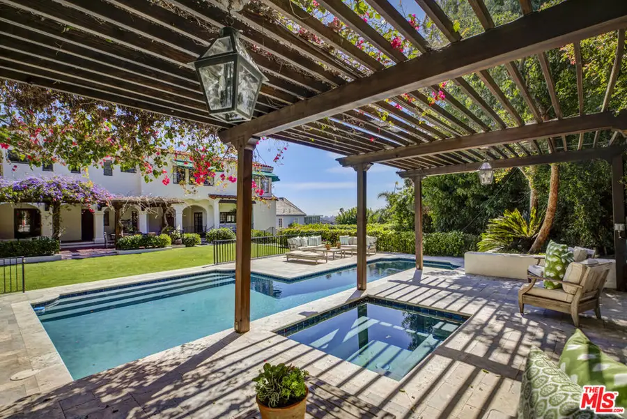 2417 Nottingham Avenue, Los Angeles, CA 90027 - Image #2