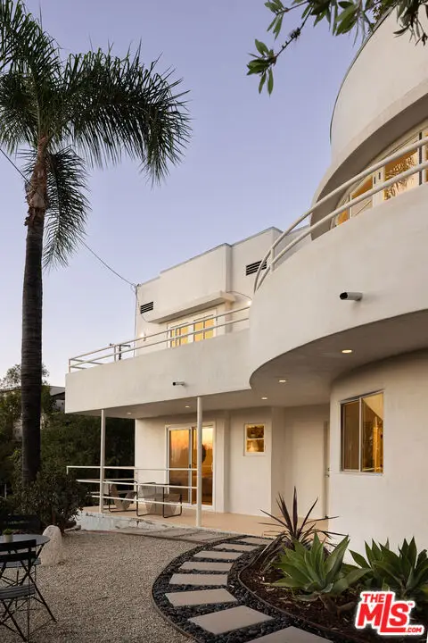 1333 E Palmer Avenue, Glendale, CA 91205 - Image #1