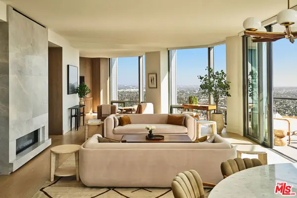 211 W Elm Court #8D, Los Angeles, CA 90067