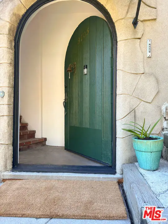 3105 Ledgewood Drive, Los Angeles, CA 90068 - Image #3