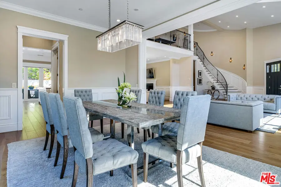 19633 Wells Drive, Tarzana, CA 91356 - Image #3