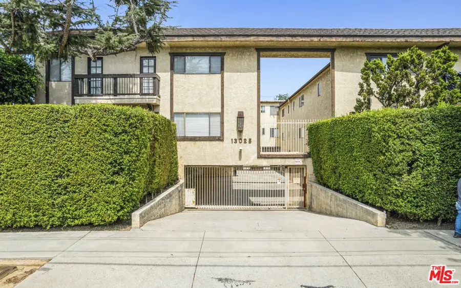 13021 Moorpark Street, Studio City, CA 91604 - Image #2
