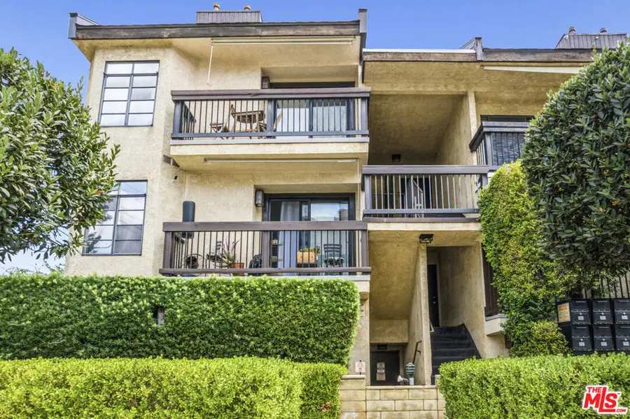 13021 Moorpark Street, Studio City, CA 91604 - Image #3