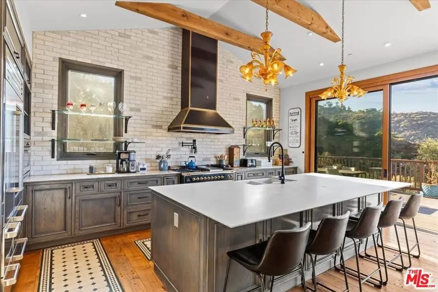 2373 Tuna Canyon Road, Topanga, CA 90290 - Image #2