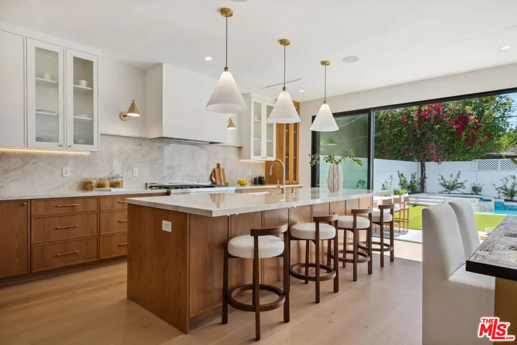 4949 Sancola Avenue, North Hollywood, CA 91601 - Image #1