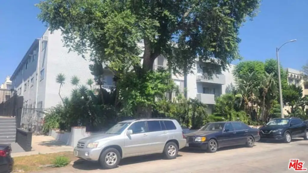 725 N Sweetzer Avenue, Los Angeles, CA 90069 - Image #1