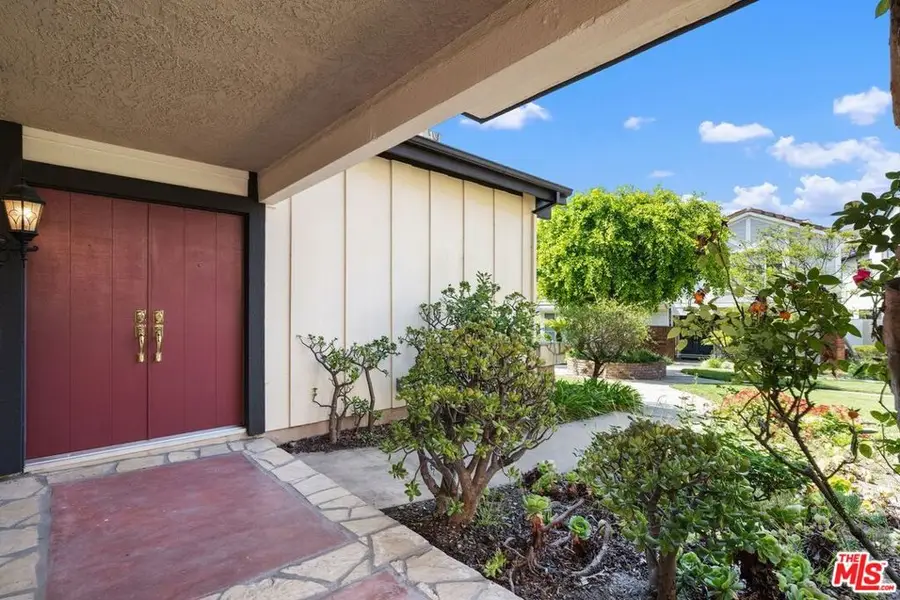 1347 Avenida De Cortez, Pacific Palisades, CA 90272 - Image #2